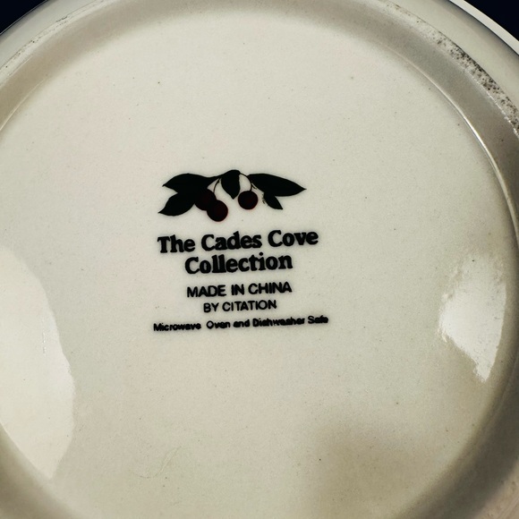 The Cades Cove Collection Citation 9.5" Round Veg Serving Bowl Apples Lattice - Picture 2 of 5